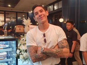 Ganindra Bimo Minum Kopi untuk Pompa Adrenalin Sebelum Olahraga Ganindra Bimo Minum Kopi untuk Pompa Adrenalin Sebelum Olahraga