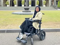 Meski Berkursi Roda, Ida Buktikan Raih Beasiswa LPDP & Lulus S2 Cumlaude di UGM