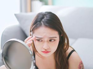 Mengenal Perbedaan Makeup Cakey, Creasing, Cracked, dan Patchy Mengenal Perbedaan Makeup Cakey, Creasing, Cracked, dan Patchy