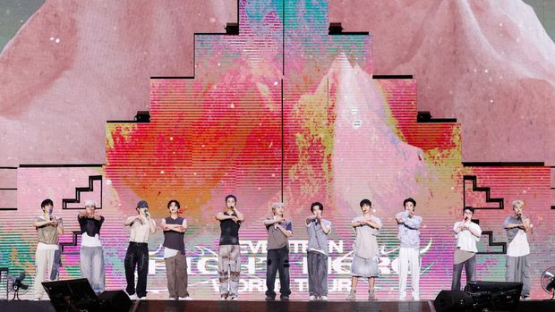 Konser SEVENTEEN [Right Here] in Jakarta pada Sabtu (8/2). (PLEDIS Entertainment)