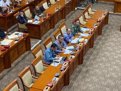 Raker dengan DPR, KY Singgung Ricuh Razman dan Hotman di Persidangan Jakut