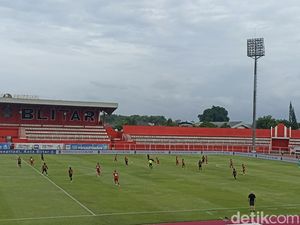 Hasil Liga 1: Balotelli Dikartu Merah, Arema FC Ditahan Imbang PSM