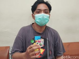 Momen Warga Jaksel Dapat Kue Ultah saat Cek Kesehatan Gratis di Puskesmas