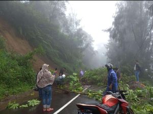 Balai Besar TNBTS Minta Wisatawan ke Bromo Waspada Cuaca Ekstrem Balai Besar TNBTS Minta Wisatawan ke Bromo Waspada Cuaca Ekstrem