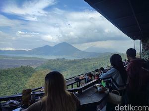 Minimarket di Bali Jual 500 Cup Kopi Sehari Berkat View Mewah Danau Batur Minimarket di Bali Jual 500 Cup Kopi Sehari Berkat View Mewah Danau Batur