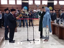 Tsania Nurjanah Resmi Dilantik Jadi Anggota DPRD Kota Tasikmalaya