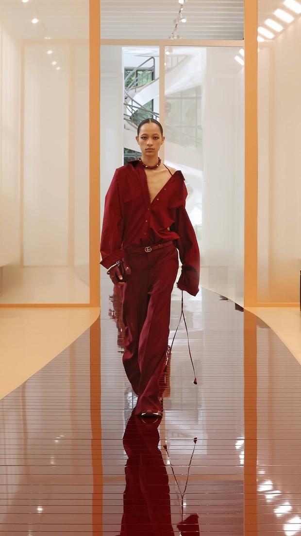 Peragaan Gucci SS25/ Foto: instagram.com/gucci Peragaan Gucci SS25 arahan direktur kreatif Sabato de Sarno