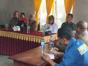 Jalan di Lewopao Flores Timur Bakal Diaspal Seusai Ditanami Pisang oleh Warga Jalan di Lewopao Flores Timur Bakal Diaspal Seusai Ditanami Pisang oleh Warga