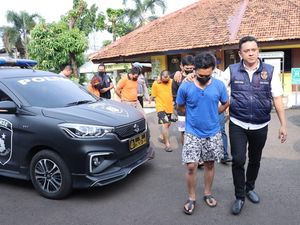 Polisi Tangkap Pasutri Penadah Motor Curian di Jakbar