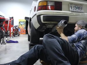 Begini Jadinya Mobil Porsche Pakai Knalpot Motor, Suaranya Gurih Sob! Begini Jadinya Mobil Porsche Pakai Knalpot Motor, Suaranya Gurih Sob!