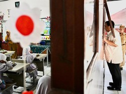 Prabowo Tengok MBG di SDN Bogor, Intip Siswa Belajar dari Jendela