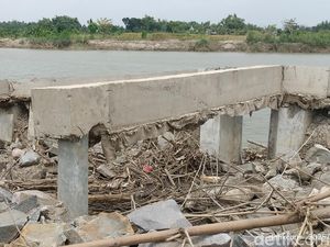 Kritik Pedas DPRD Bojonegoro soal Proyek Rp 40 M Ambruk Belum Genap 2 Bulan Kritik Pedas DPRD Bojonegoro soal Proyek Rp 40 M Ambruk Belum Genap 2 Bulan