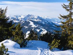 Tragedi Resor La Plagne, Tewasnya 2 Orang Diterjang Longsor Salju