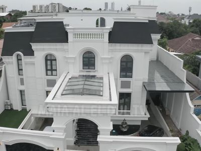 Potret Rumah Sarwendah, Ada Kolam Renang dengan Air Pegunungan