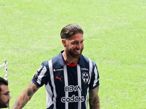 Video: Penampilan Sergio Ramos Berseragam CF Monterrey Video: Penampilan Sergio Ramos Berseragam CF Monterrey
