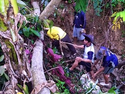 Ustadz Rahman Temukan Tulang Belulang Manusia di Sukabumi