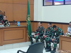 Video Anak Bos Rental Mobil Lihat Oknum TNI AL Todongkan Pistol Sambil Merokok Video Anak Bos Rental Mobil Lihat Oknum TNI AL Todongkan Pistol Sambil Merokok