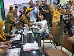 Ultah 11 Januari, Wamendikti Ikut Cek Kesehatan Gratis di Puskesmas Cakung