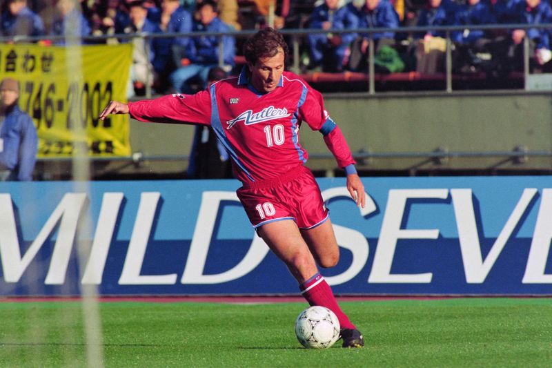  Zico of Kashima Antlers in action during the 73rd Emperor's Cup semi final between Kashima Antlers and Shimizu S-Pulse at the National Stadium on December 23, 1993 in Tokyo, Japan. (Photo by Etsuo Hara/Getty Images)