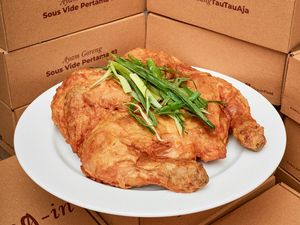 5 Tempat Makan Ayam Seekor, Ada Fried Chicken hingga Ayam Panggang 5 Tempat Makan Ayam Seekor, Ada Fried Chicken hingga Ayam Panggang