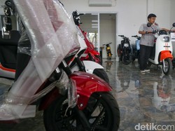 Prabowo Pastikan Motor Listrik Dapat Subsidi Pajak Tahun Ini