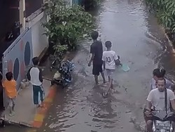 Video: Lempar Anaknya ke Genangan Banjir, Ayah di Bekasi Jadi Tersangka