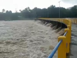 Bendung Lekopancing Maros Naik Status Awas, Ketinggian Air 250 Cm