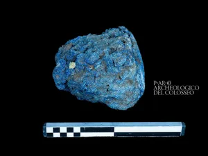 Bongkahan Pigmen Biru Mesir Kuno Legendaris Telah Ditemukan