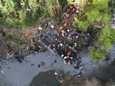 Bus Terjun ke Sungai di Guatemala, 51 Orang Tewas