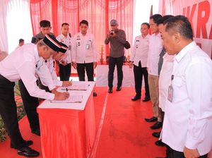2 Napiter di Lapas Lamongan Ikrar Setia ke NKRI 2 Napiter di Lapas Lamongan Ikrar Setia ke NKRI