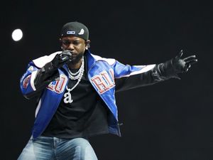 Video: Sukses Tampil di Super Bowl, Kendrick Lamar Umumkan Tur Eropa Bareng SZA Video: Sukses Tampil di Super Bowl, Kendrick Lamar Umumkan Tur Eropa Bareng SZA