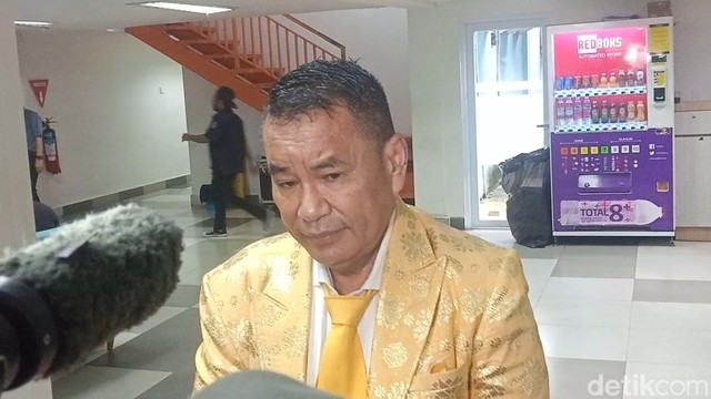 Highlight Dunia Hiburan InsertLive : Ini Alasan Hotman Paris Tak Setuju Putusan Hak Asuh Anak Dimenangkan Baim Wong
