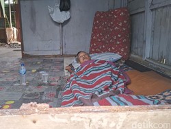 Warga Sebut Nenek Zaimah Dibuang Keluarga di Jalanan Dini Hari