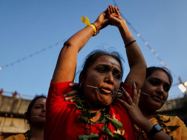 Malaysia Gelar Festival Thaipusam, Liatnya Bikin Ngilu