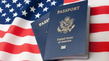 Paspor Amerika Serikat Terpuruk ke Peringkat Terendah dalam 20 Tahun
