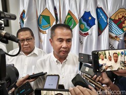 Serahkan Jabatan ke Dedi Mulyadi, Bey: Lega tapi Sedih