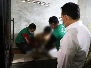 Momen Pj Gubernur Bebaskan 5 ODGJ yang Dipasung di Nganjuk Momen Pj Gubernur Bebaskan 5 ODGJ yang Dipasung di Nganjuk