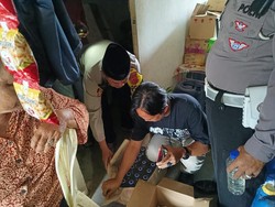 Temuan Mengejutkan di Bawah Kasur Warung di Subang
