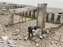 Pj Bupati Bojonegoro Sentil Kadis PU SDA Soal Proyek Rp 40 M yang Ambruk