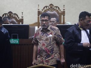Hattrick Tersangka bagi Zarof Eks Pejabat MA Hattrick Tersangka bagi Zarof Eks Pejabat MA