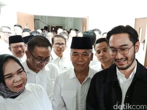 Jeje Govinda Pimpin Rapat Perdana: Ini Dunia Baru, Biasanya Ketemu Artis Jeje Govinda Pimpin Rapat Perdana: Ini Dunia Baru, Biasanya Ketemu Artis