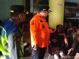 200 Warga Mengungsi di Masjid Imbas Jalan Trans Sulawesi di Maros Banjir 200 Warga Mengungsi di Masjid Imbas Jalan Trans Sulawesi di Maros Banjir