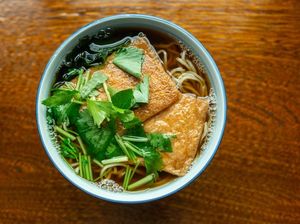 4 Daun Herba Jepang yang Populer untuk Masakan, Shiso hingga Mitsuba 4 Daun Herba Jepang yang Populer untuk Masakan, Shiso hingga Mitsuba