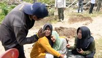 Isak Tangis Iringi Eksekusi Lahan di Pemerintah Provinsi Lampung
