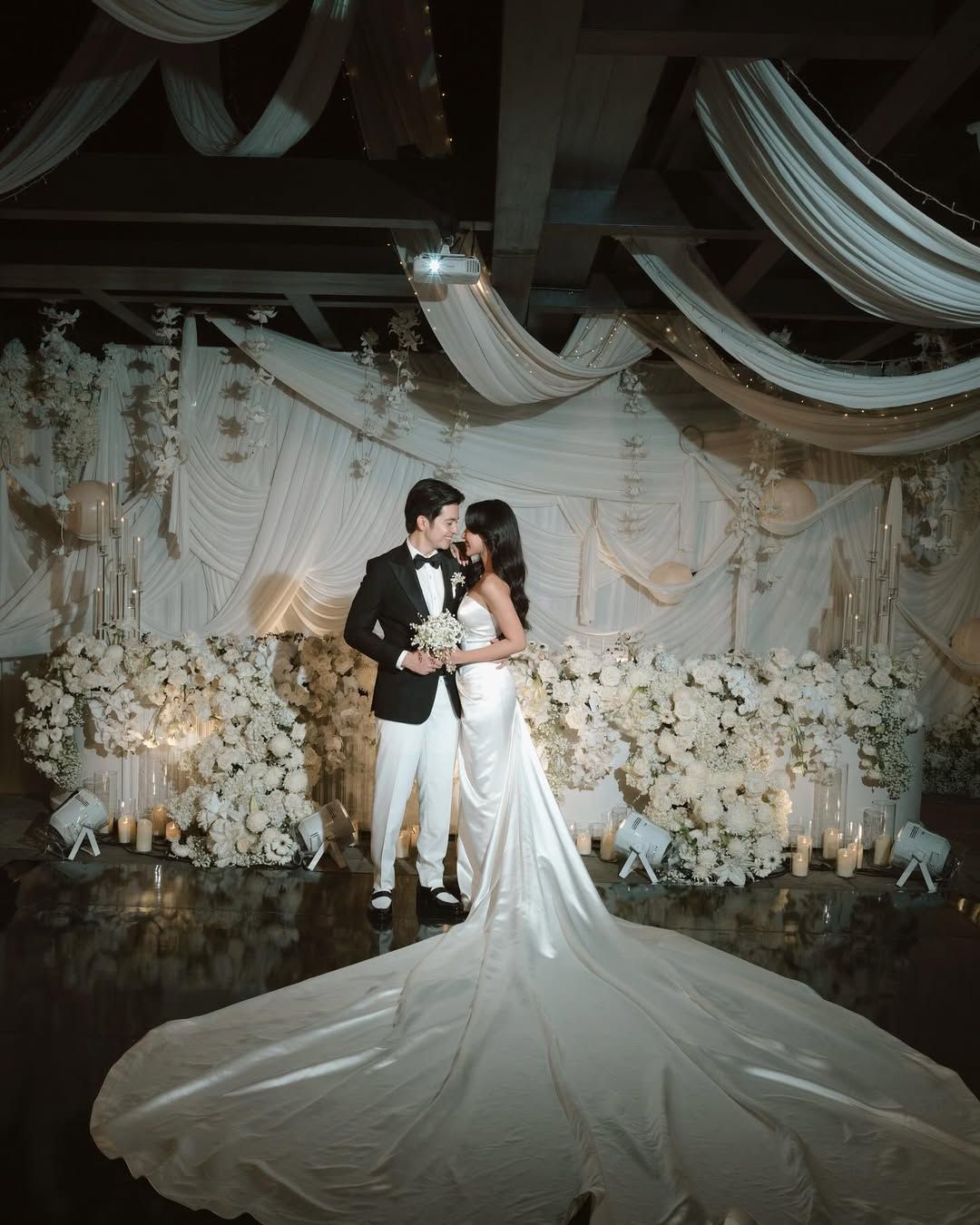 Gaun Model Train dengan Aksen Sederhana/Foto: Instagram/@shenacinnamon