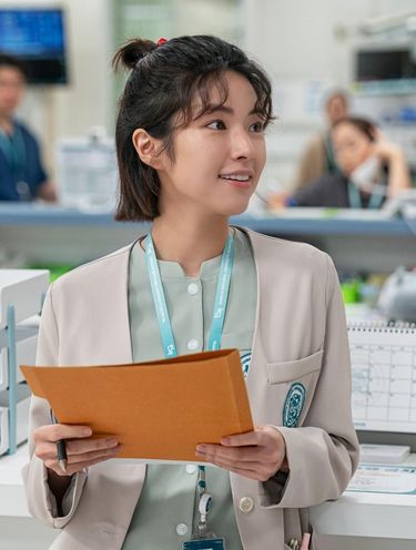 Ha Young di The Trauma Code: Heroes on Call