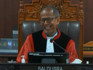 Saldi Isra Heran Cabup Petahana Banggai Tak Cuti Saat Pemungutan Suara Ulang Saldi Isra Heran Cabup Petahana Banggai Tak Cuti Saat Pemungutan Suara Ulang