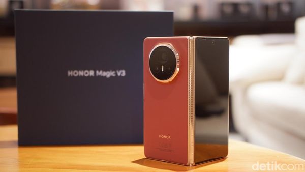 Unboxing Honor Magic V3, HP Layar Lipat Punya Bodi Tipis