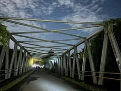 Polisi Tutup Jembatan Bakong di Lombok Barat yang Nyaris Ambruk