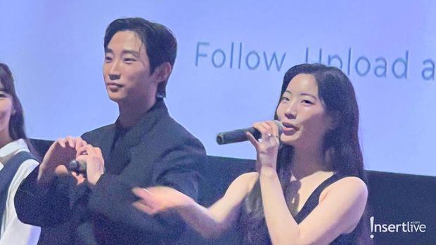 Jinyoung B1A4 & Dahyun TWICE